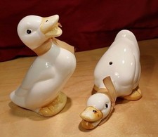 VINTAGE 1960'S WHITE CERAMIC