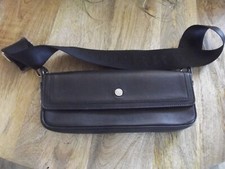 Sac Sacoche Burberry Note? noir Made in Italy numéro accessoires