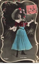 SPECTACLE #MK48469 E DE VERE FEMME EN ROBE CHAPEAU FLEURS