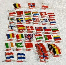 44 drapeaux 30 pays l'Alsacienne biscuits métal long 5cm sans le drapeaurama