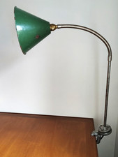 Ancienne lampe industrielle de table verte