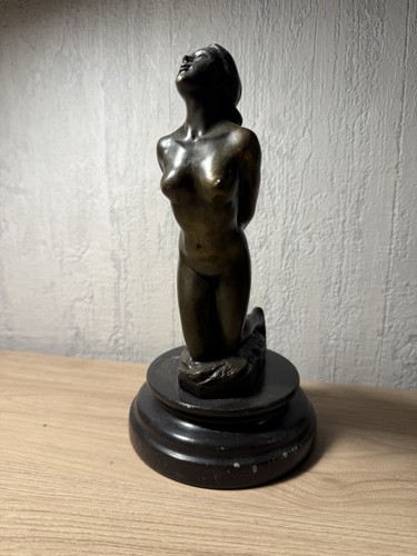 Sculpture bronze femme - femme, signe