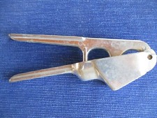 Ustensile de cuisine ancien presse ail et dénoyauteur en aluminium alu  N°3
