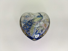 Pilulier / petite boîte en porcelaine