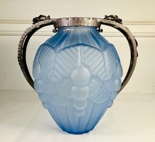 Vase en verre pressé moulé