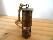 PORTE- CLES        LAMPE DE