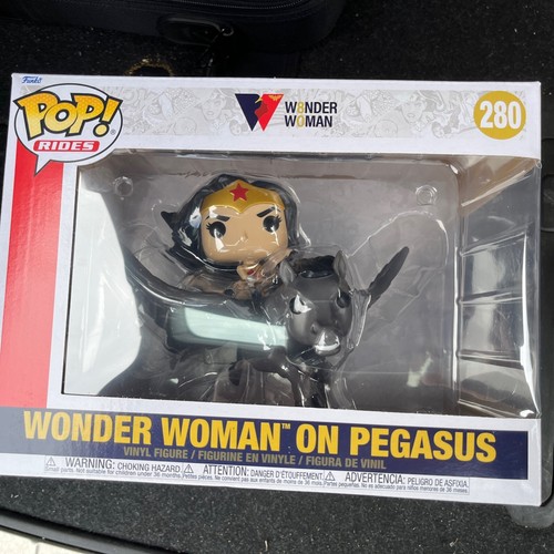 Wonder woman pegasus super - woman, on
