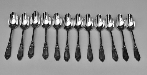 Petites cuillères en - petites,