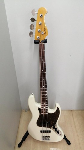 Guitare basse électrique