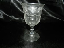 Ancien verre à pied gravé
