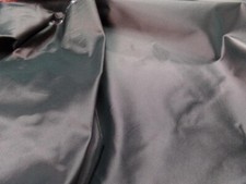 Tissu taffetas changeant tissé 3 fils rouge, blanc, noir en 1.45m de large