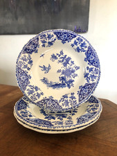 3 ASSIETTES CREUSES EN FAÏENCE DE GIEN, CAMAÏEU BLEU " DELFT " D 25,8 cm ( n°6 )