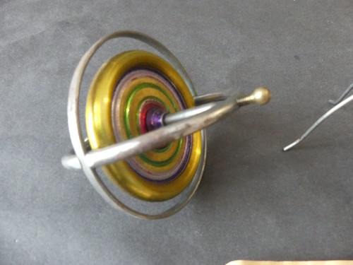 Jouet ancien gyroscope - ancien,