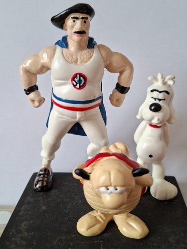 Lot rares figurines neuves - rares,
