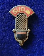 RARE PINS RADIO SUD FM MÉDIA SIGNÉ CORNER 