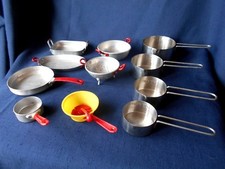 DINETTE POUR POUPEE  CASSEROLES