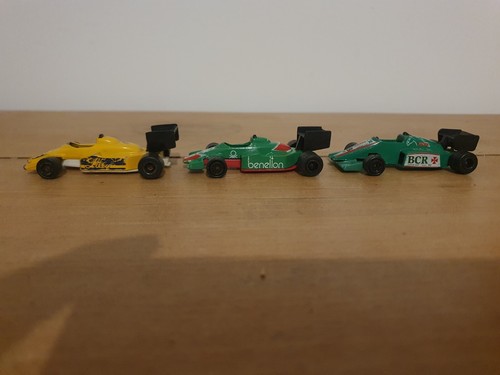 Lot majorette - f1, (x3)