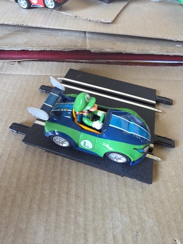 Voiture carrera mario - go,