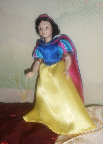 Poupée porcelaine 18 cm - poupée, de