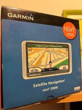 satellite navigation garmin NUVI 200W avec chargeur et support de pare brise