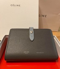 Portefeuille CELINE Medium Strap Bifold logo compact couleur bleu gris...