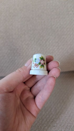 Dé coudre porcelaine - à,
