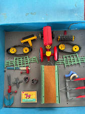 TRES RARE COFFRET SOLIDO N°10 AVEC TRACTEUR "BEAUCE" BRISE MOTTE CHARRUES 1948