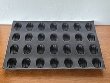 FLEXIPAN Demarle / Moule en silicone pour 28 MINI MADELEINES / 37.5 X 29 CM TBE