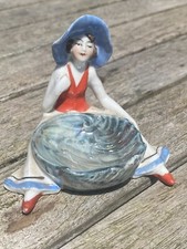 Authentique Porcelaine Allemande Art Déco Baigneuse et coquillage. Années 20.