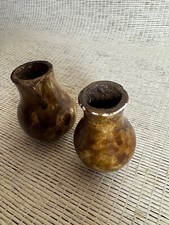 joli petit pot en terre cuite ou autre peint a la mains 