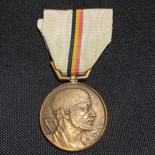 D11 médaille - d11/5/26, (ref38205)