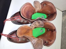 chaussures de randonnée le TRAPPEUR en cuir en très bon état, taille 44.