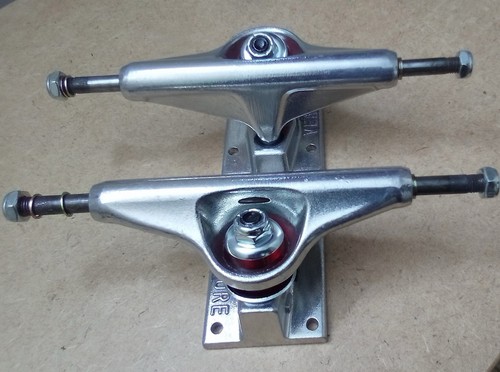 Venture skateboarding trucks - venture,