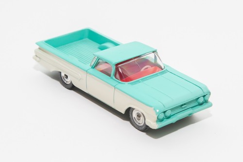Dinky toys chevrolet camino - dinky,