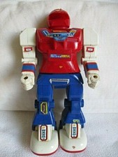   ROBOT JOUET CLUB  A PILES