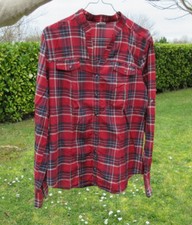 Chemise rouge, femme, carreau noir-blanc, écossais, country, cow girl.