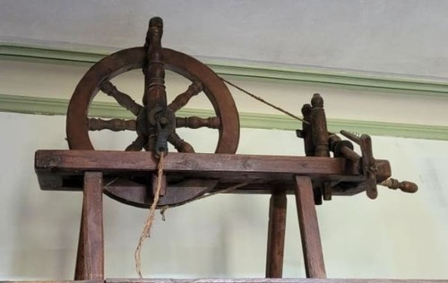 Grand rouet rustique - rouet, ancien