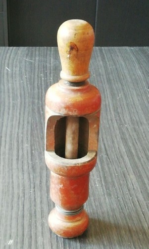 Outil ancien bouchonneuse - outil, en