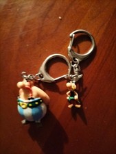 2 PETITES FIGURINES ASTERIX ET