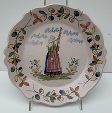 ASSIETTE MALICORNE EN FAIENCE