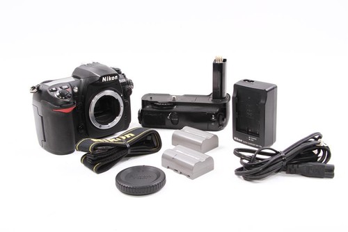 Used nikon d200 - used, digital