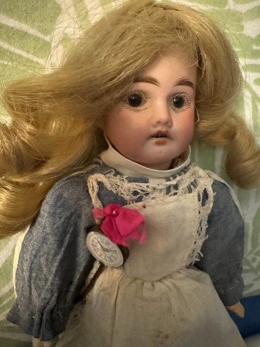 Poupée ancienne tête