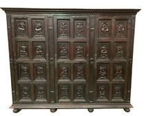 Meuble de rangement a trois portes de style Renaissance XX siècle 