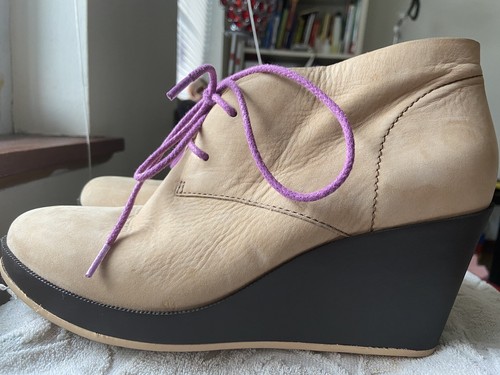 Cole haan booties size - 8.5, b