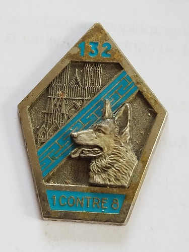 Insigne militaire 132 bact - 132,