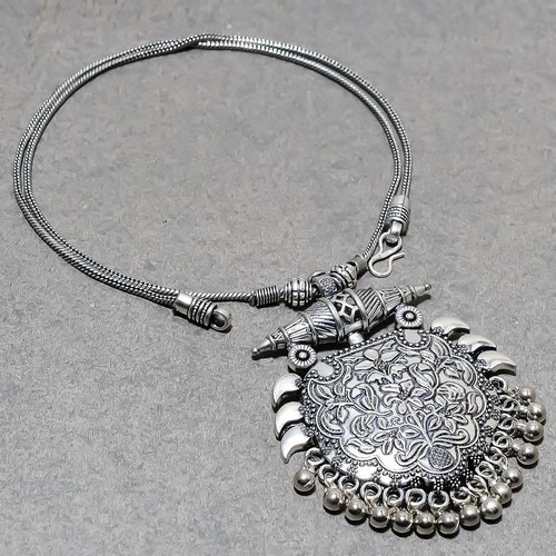 Pendentif chaîne bijou - , ancien