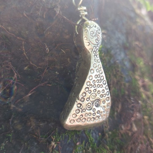Massif pendentif hache - pendentif,