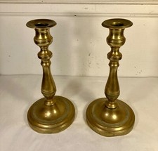 Paire de bougeoirs en laiton