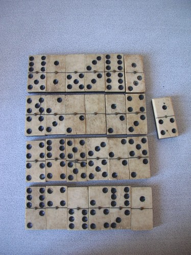 Lot anciens dominos - 25, en