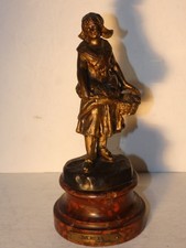 STATUE REGULE PATINE BRONZE
